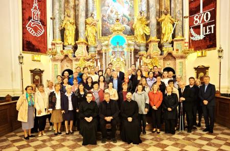 Slovesnost pa so obogatili s prepevanjem združeni pevski zbori_iz vseh podružničnih cerkva iz Lahovč_Pšate_Spodnjega Brnika in Zaloga  